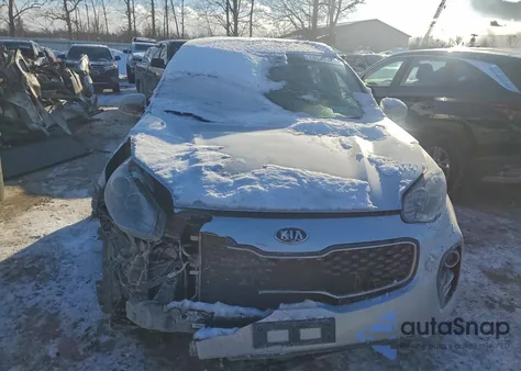 2019 Kia Sportage Lx z USA, uszkodzony, nr VIN KNDPMCACXK7532153